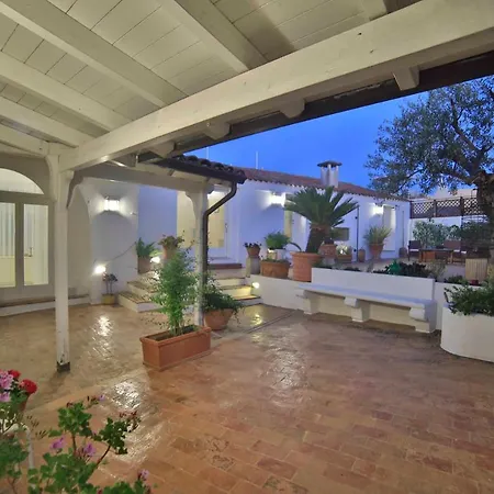 Palazzo Zacheo Bed & Breakfast 3*