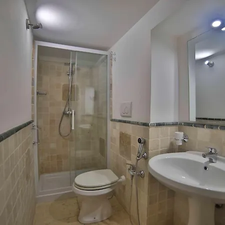Palazzo Zacheo 3*
