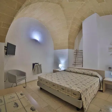 Palazzo Zacheo 3*