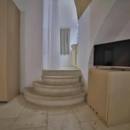 Palazzo Zacheo Nocleg ze śniadaniem 3*